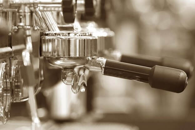 Eine gute Espressomaschine hält bei guter Pflege jahrzentelang © Fotolia