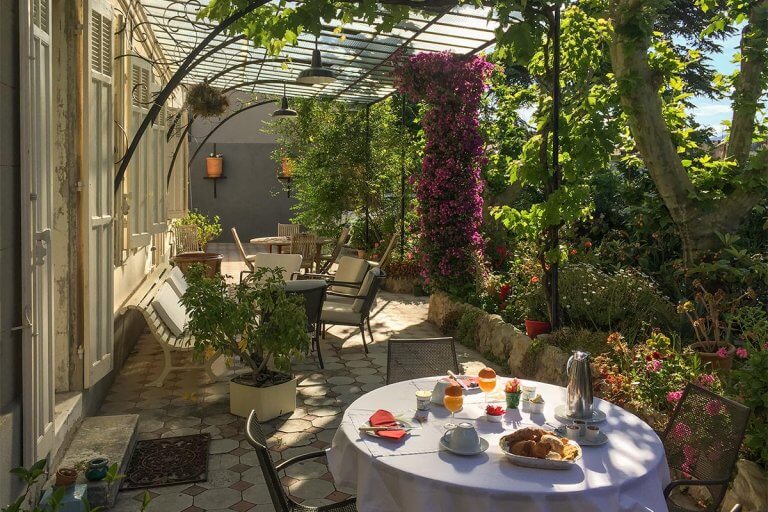 Terrasse mediterran gestalten, Bilder, Tipps, Shoppingempfehlungen