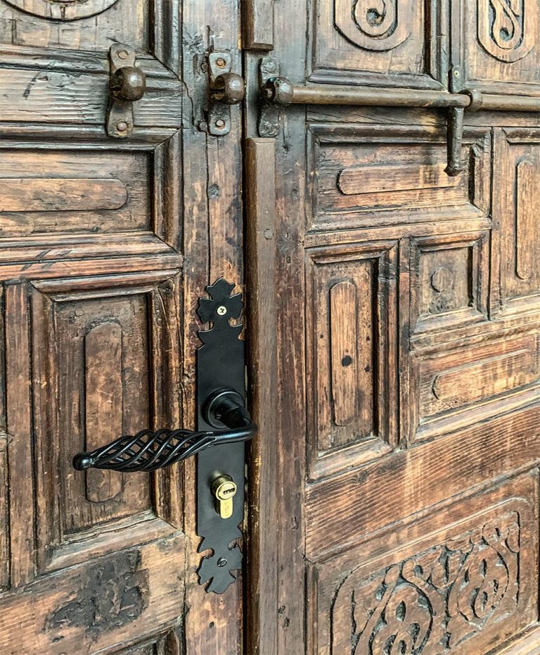 Kolonialstil, ein Wohntrend mit Flair von Abenteuer, der Sehnsüchte weckt