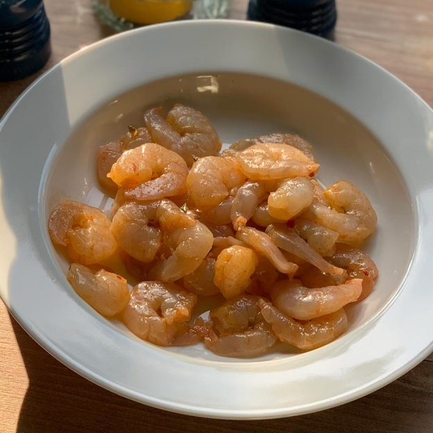 Gambas al ajillo Rezept, Garnelen in Knoblauchöl brutzelnd ...