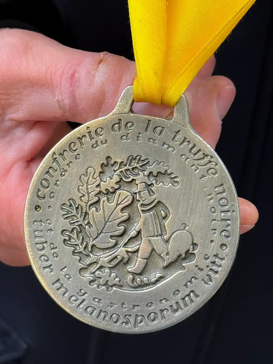 Trueffelmarkt-Richerenches-Bruderschaft-Medaille Medaille mit Aufschrift: "Confrerie de la truffe noire, tuber melanoisporum vitt."